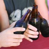 Νέοι, προσοχή στην υπερβολική κατανάλωση αλκοόλ