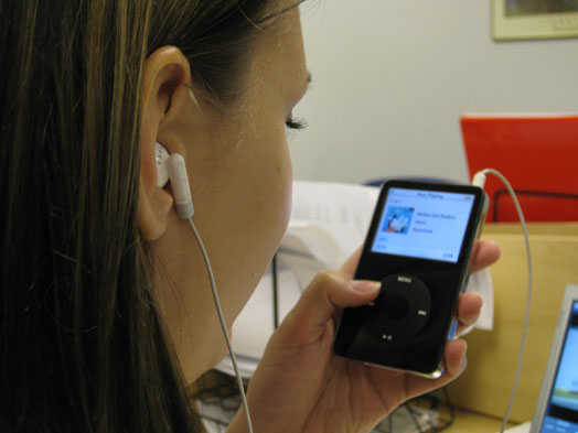 Mp3 και ipod βλάπτουν σοβαρά την ακοή των εφήβων
